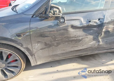 2022 Tesla Model Y Performance Dual Motor All-Wheel Drive z USA, uszkodzony, nr VIN 7SAYGDEF0NF337184